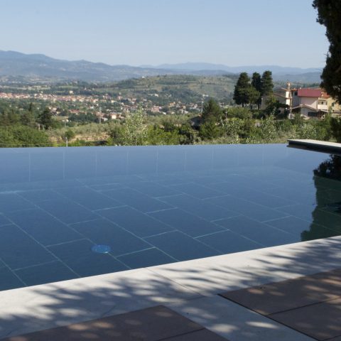 Piscina in Pietra Serena