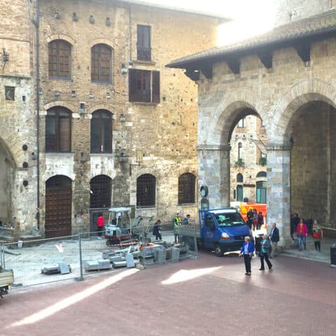 Restauro pavimentazione Piazza Duomo &ndash; San Gimignano