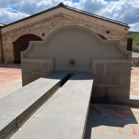 Tavoli in pietra per esterni